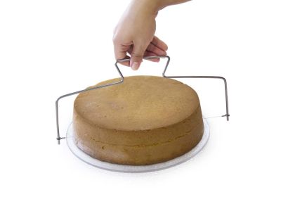 Lyre à gâteau et génoise