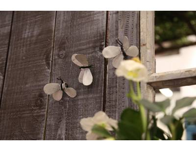 Papillon à fixer en métal recyclé (Blanc)