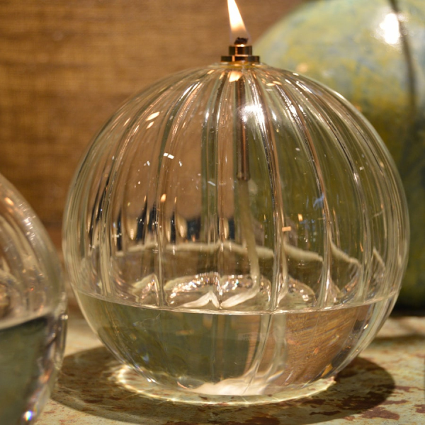 Ensemble lampe à huile en verre strié Sphere avec huile de paraffine offerte - BAZARDELUXE
