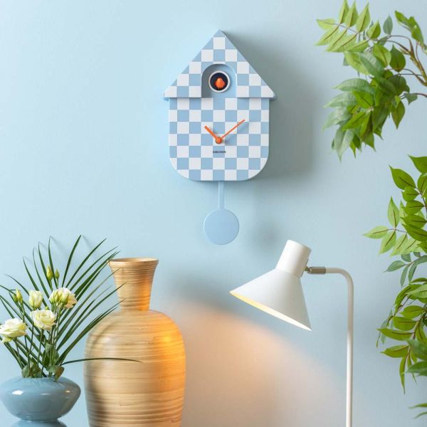 Horloge murale moderne Cuckoo Checker - KARLSSON