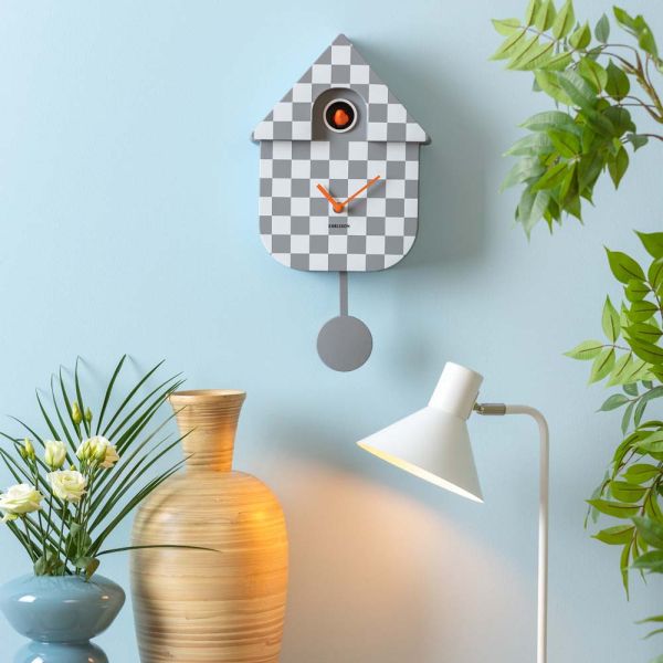 Horloge murale moderne Cuckoo Checker - KARLSSON