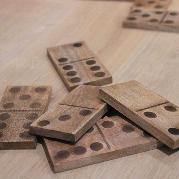 Jeu de dominos en bois de manguier - 24,90