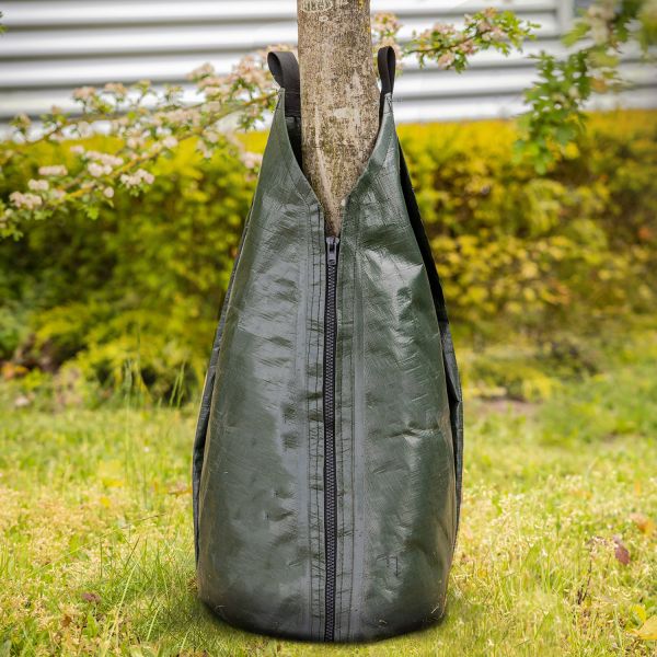 Sac d'arrosage pour arbres en polyéthylène recyclé - WATER IN THE GARDEN